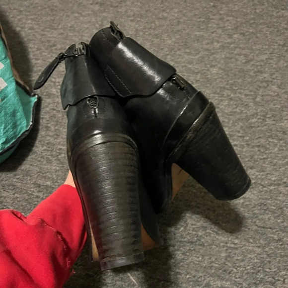Rag & Bone Kerr Black Leather Ankle Chelsea Boots, size 39 - Picture 3 of 9
